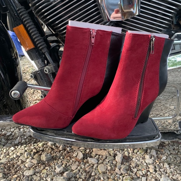 American Exchange New York Booties NWOT - Picture 1 of 7